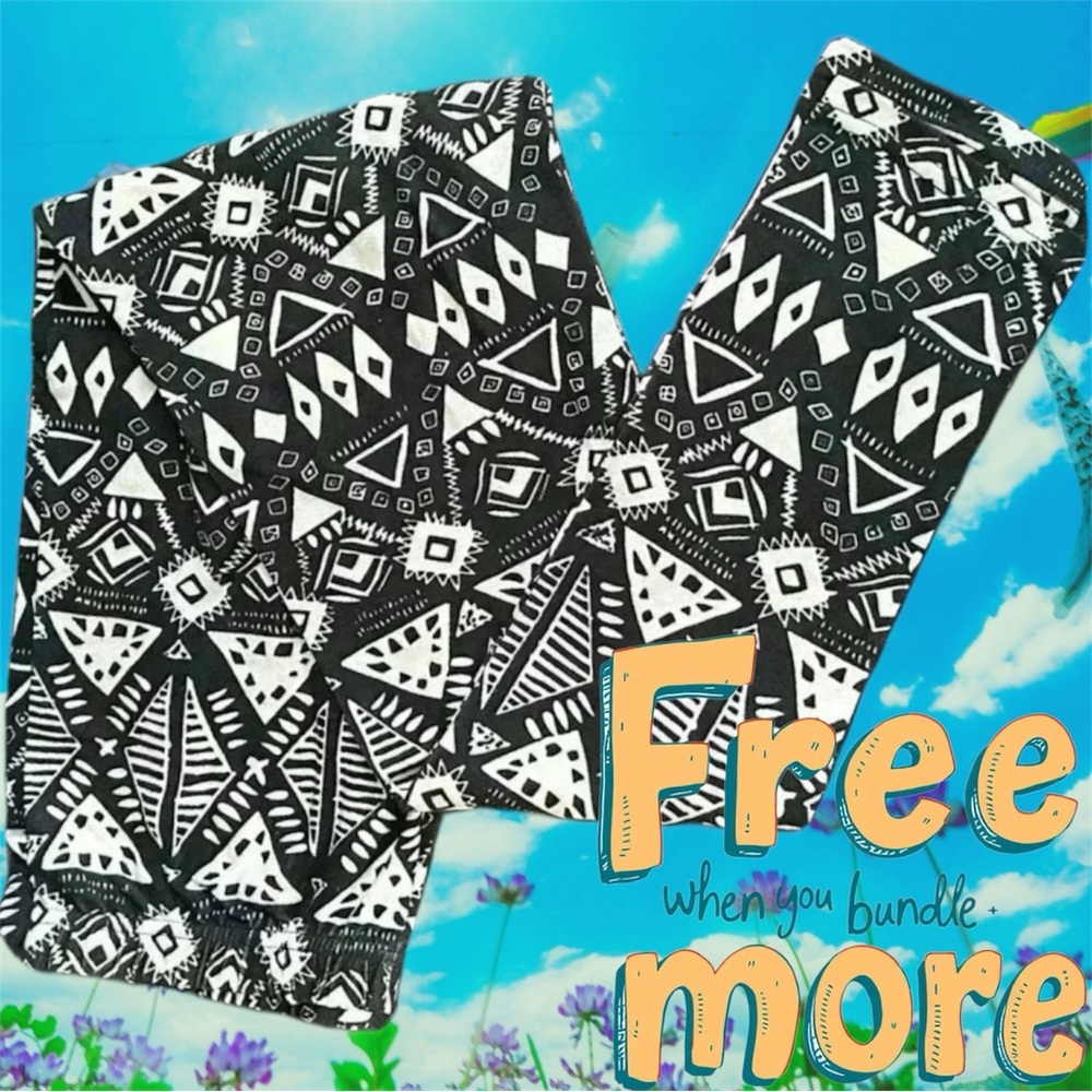 Free 🆕Black & Cream Leggings